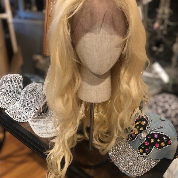 Wigs - Picture 2 of 6